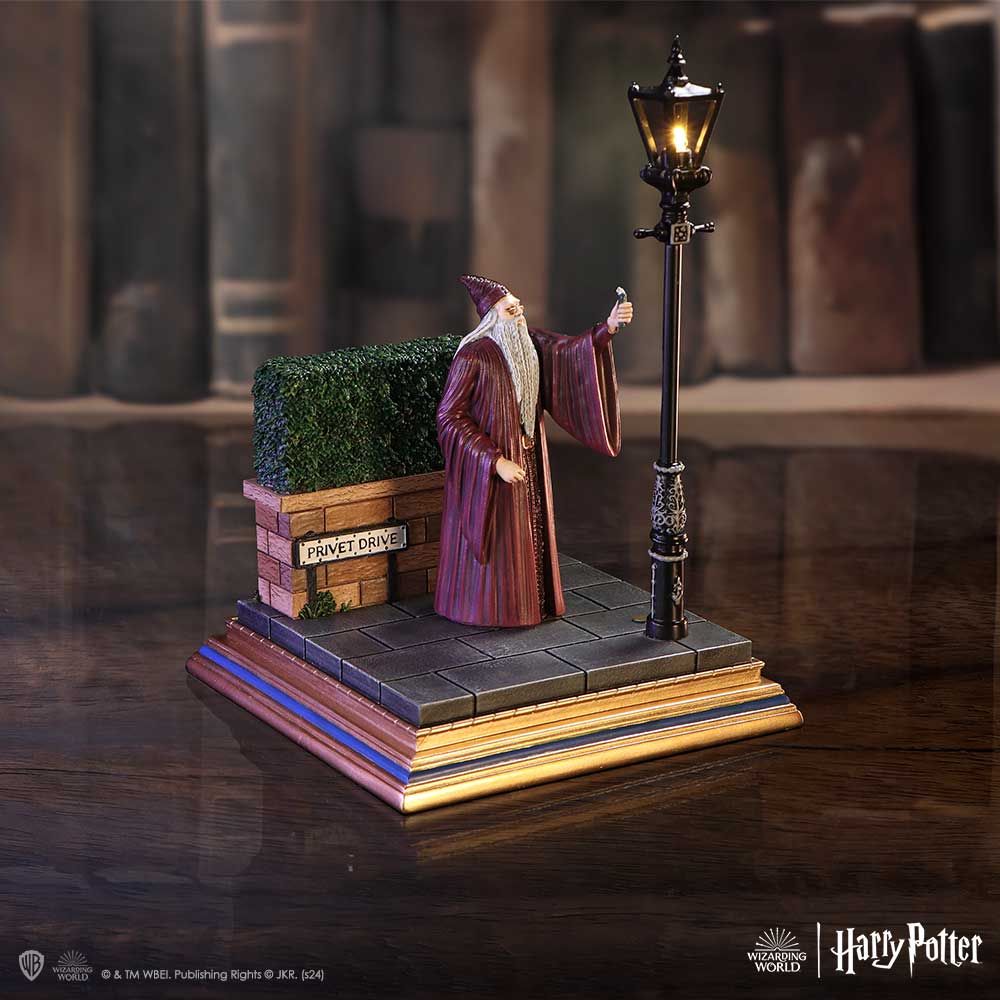 Harry Potter Privet Drive Light Up Figurine 18.5cm