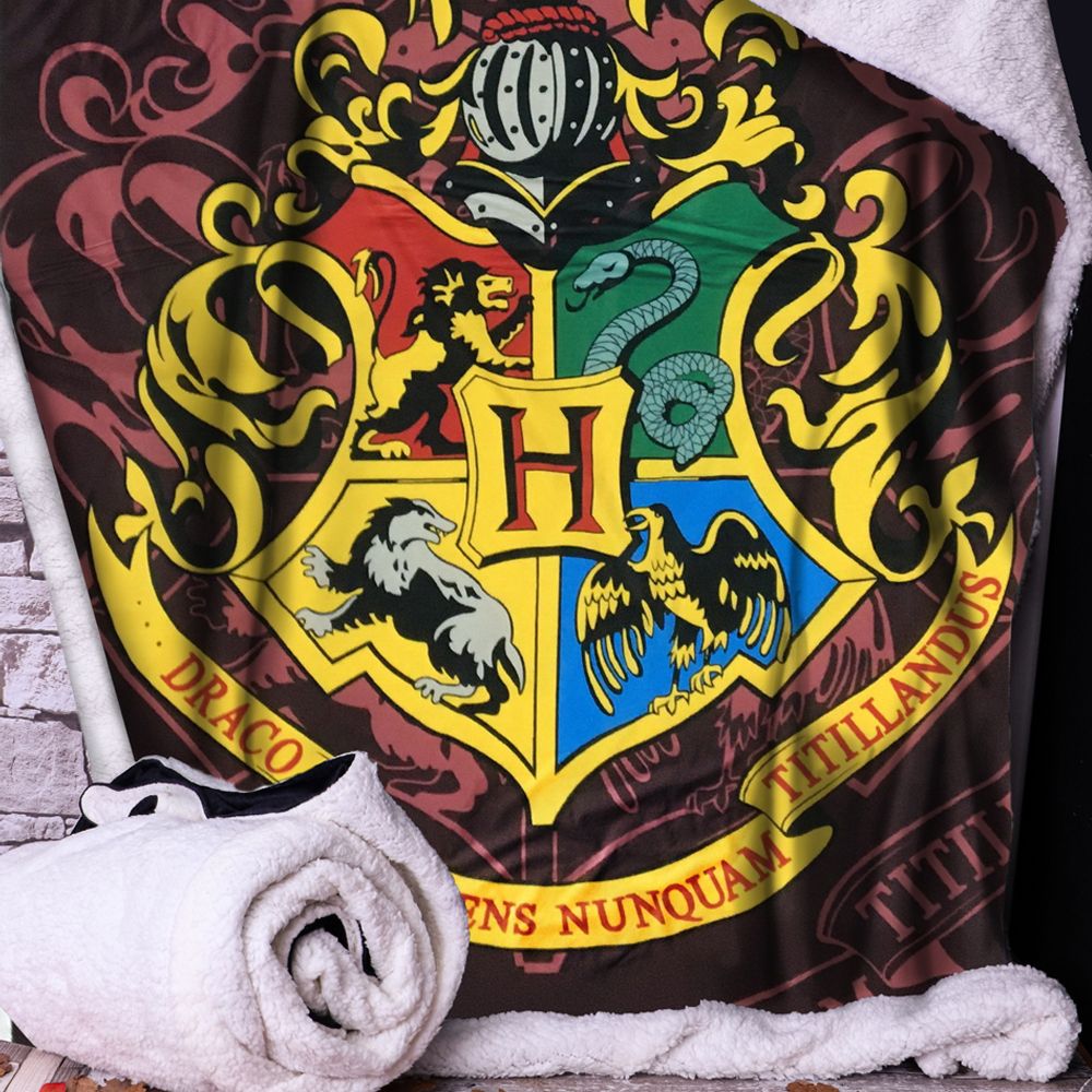 Hogwarts Crest Throw | Harry Potter